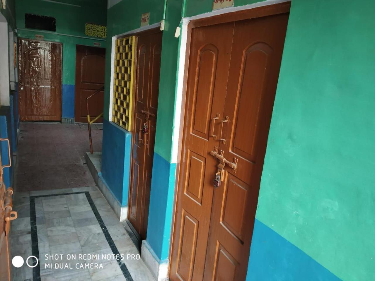 Hotel Yatri Niwas Varanasi Exterior photo